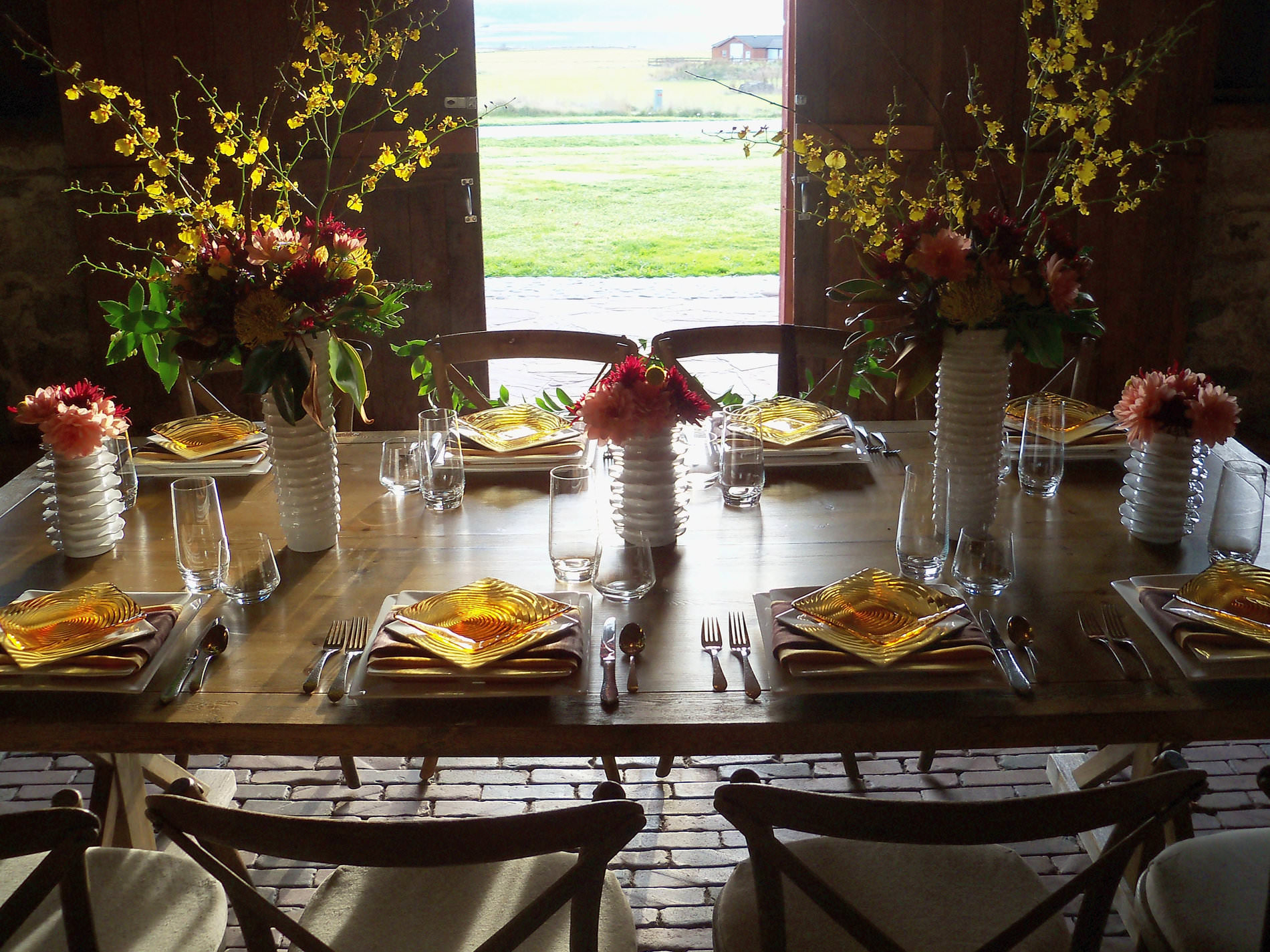 CORT Vineyard Tables